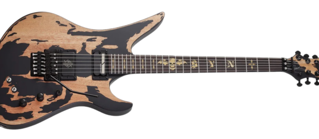 Une nouvelle Schecter Avenger Distressed pour Synyster Gates
