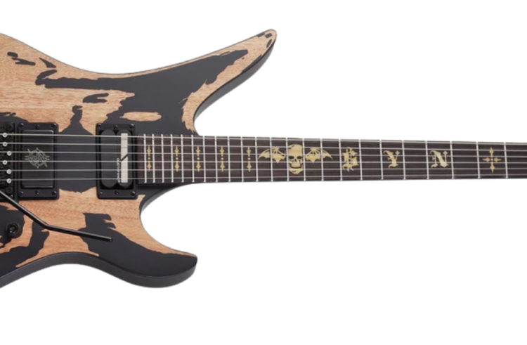 Une nouvelle Schecter Avenger Distressed pour Synyster Gates