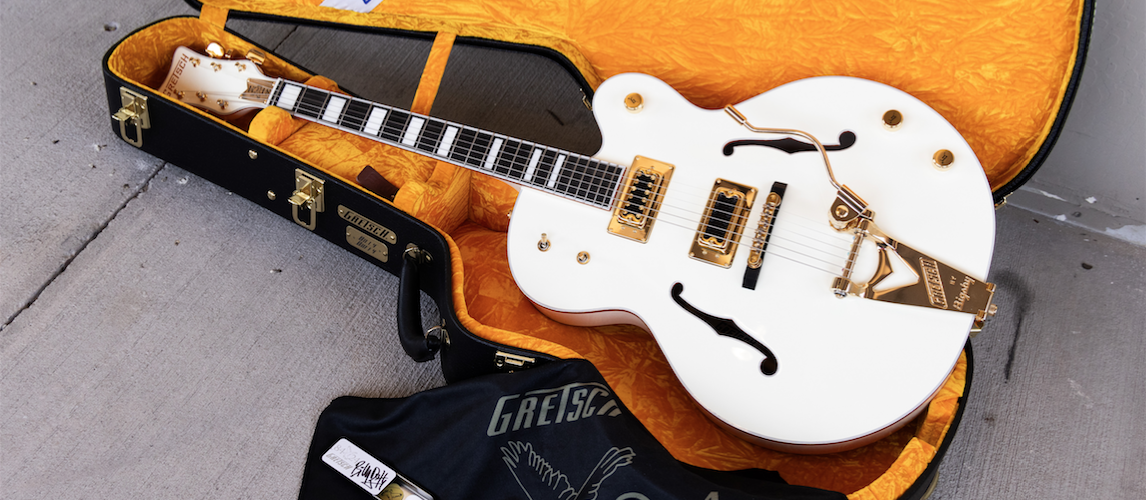 Gretsch honore Billy Duffy avec la White Falcon G8424T