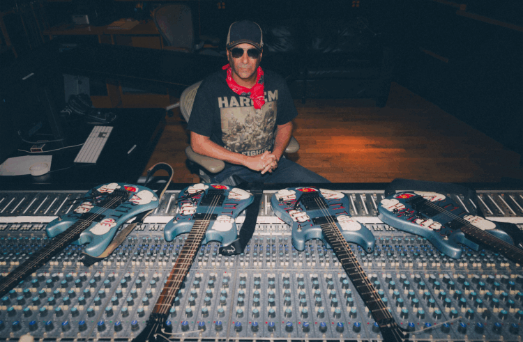 Fender sort une réplique de Arm the Homeless avec Tom Morello